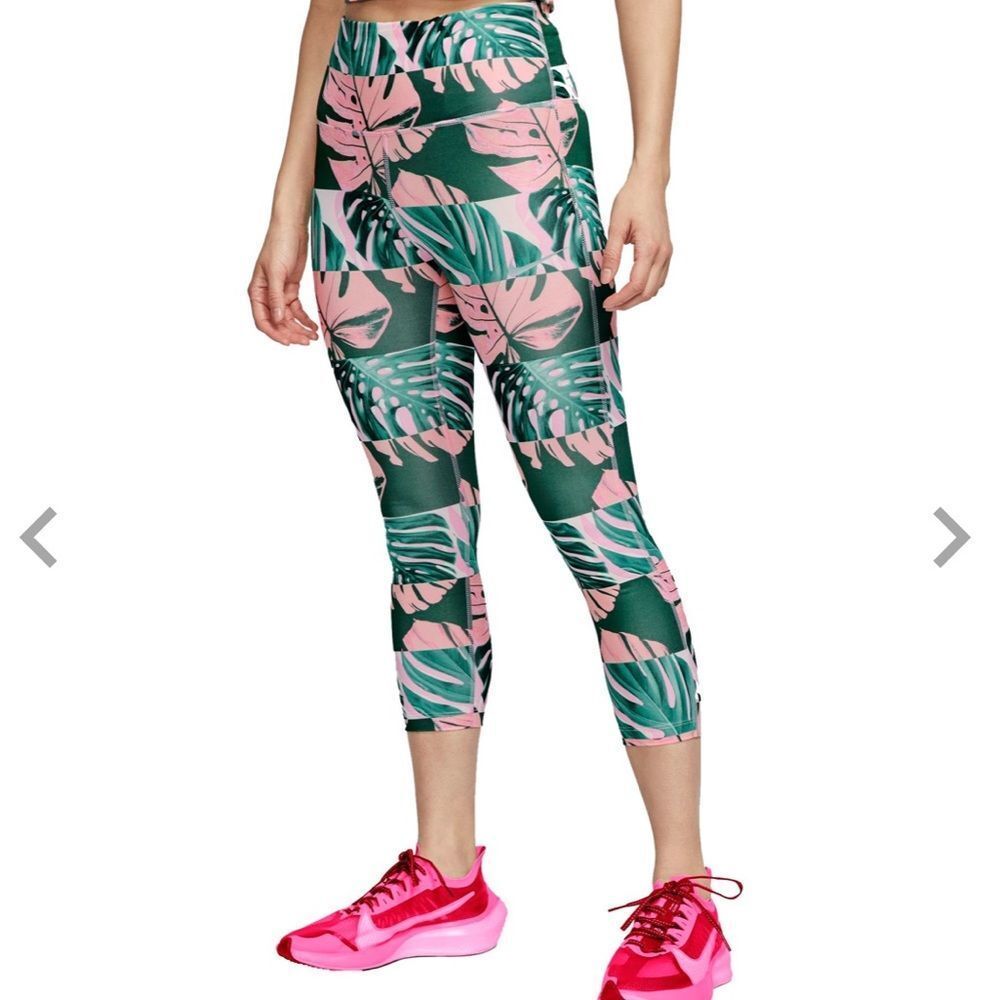 NWT Nike Palm Leaf Cropped Activewear Leggings